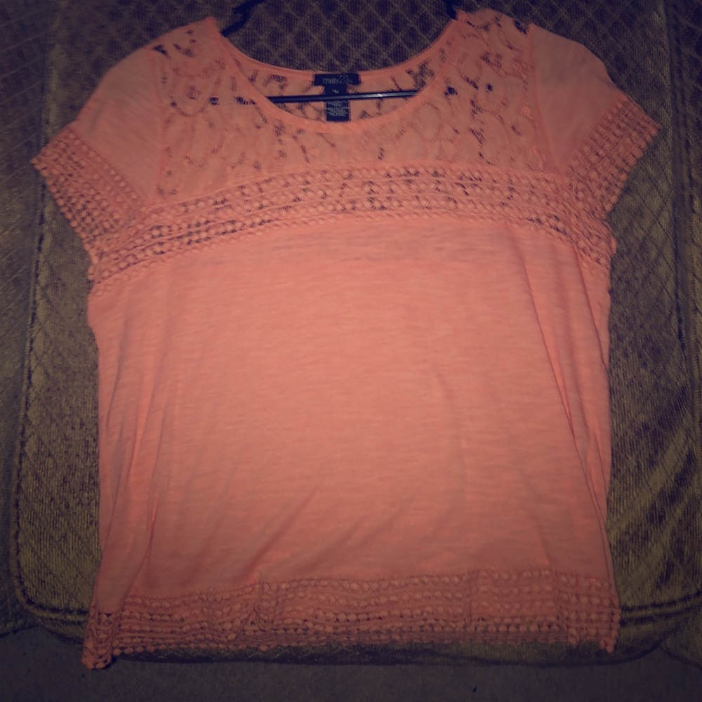 Peach colored t shirt with crochet from rue 21